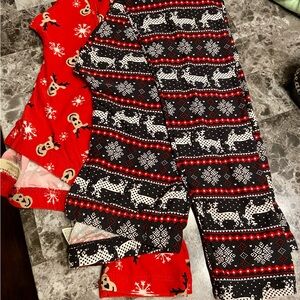 New (no tags)Women’s Size Medium Christmas Leggings( Extra Soft) 2 Pairs
